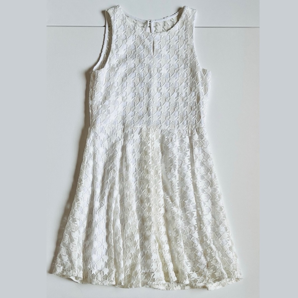 GB Girls White Lace Dress With Houndstooth Pattern & Soft White Inside Lining 12